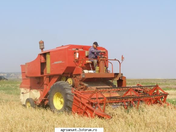 vand combina tractor u445 utilaje agricole vand combina someca m120 laverda motor perkins, 110 masa